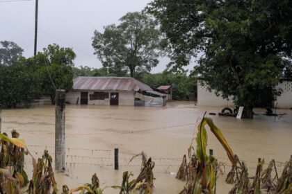 Isaías y Simón provocarán lluvias intensas en varios estados