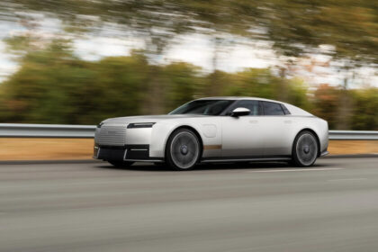 Jaguar presenta el Type 01, un diseño sobredimensionado para competir con Bentley