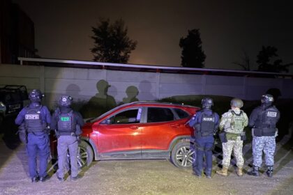 Jaral del Progreso detienen dos, aseguran tres armas y vehículo robado