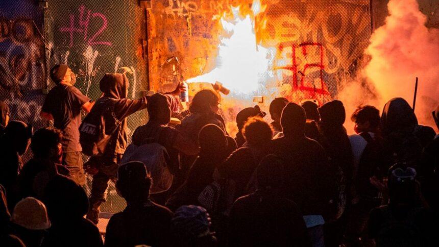 Marcha 2 de octubre: grupos de choque dejan 18 heridos y daños