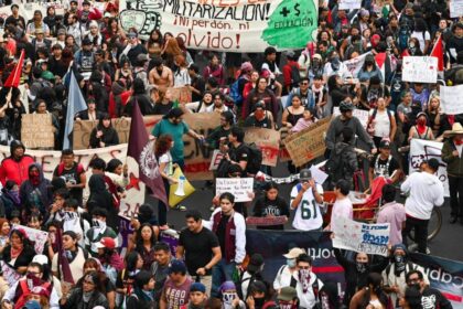 Marcha inicia en CDMX por 58 años de la matanza de Tlatelolco