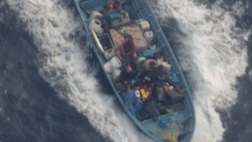 Marina decomisa 1.2 toneladas y detiene seis en costas de Oaxaca