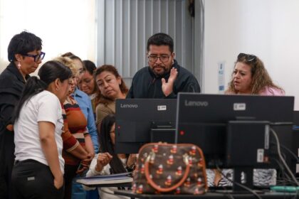 Más de mil guanajuatenses reciben capacitación en inteligencia artificial y oficios técnicos