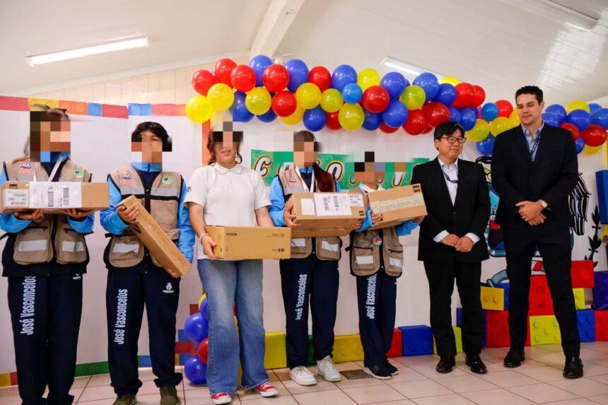 MazdaLogi fortalece el talento joven mediante donación de equipo de robótica