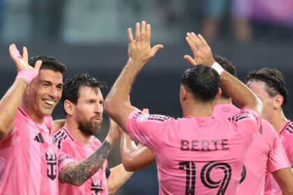Messi secunda a Luis Suárez: doblete, goleada y triunfo del Inter Miami