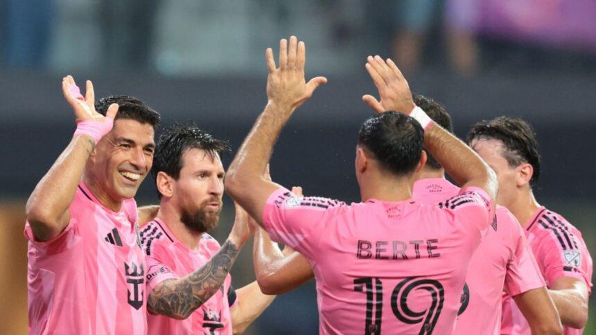 Messi secunda a Luis Suárez: doblete, goleada y triunfo del Inter Miami