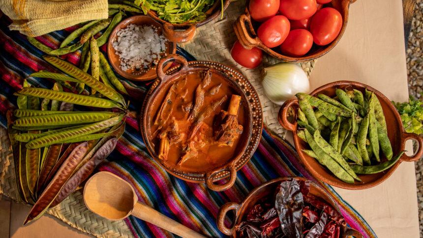 Mole de caderas en Puebla: razones para descubrir Tehuacán y su tradición gastronómica