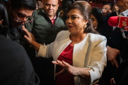 Morena apuesta por reelección en alcaldías; disputa distritos