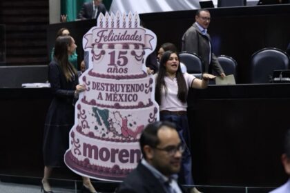 Opositores impiden a morenistas acudir al festejo por 15 años de Morena