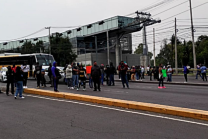 Policías bloquean casi seis horas inmediaciones de la SSPC por ajustes salariales