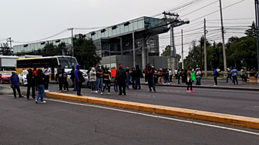 Policías bloquean casi seis horas inmediaciones de la SSPC por ajustes salariales