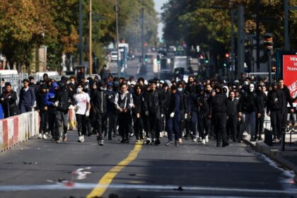 Protestas en Francia enfrentan a policías y estudiantes de bachillerato