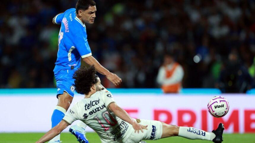 Pumas y Cruz Azul empatan en CU; el ‘Chino’ Huerta pasó de héroe a villano