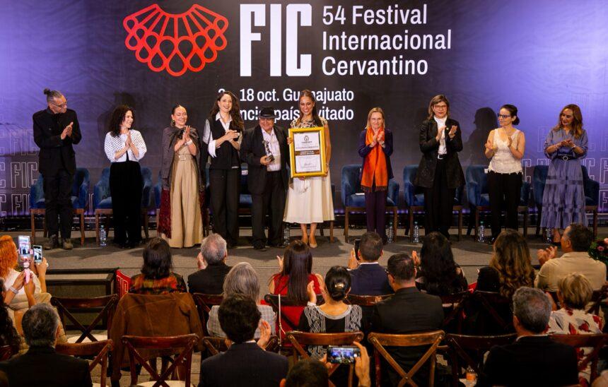Reconocen al Cuarteto Latinoamericano, Velio Ortega y Sara Pinedo durante inauguración