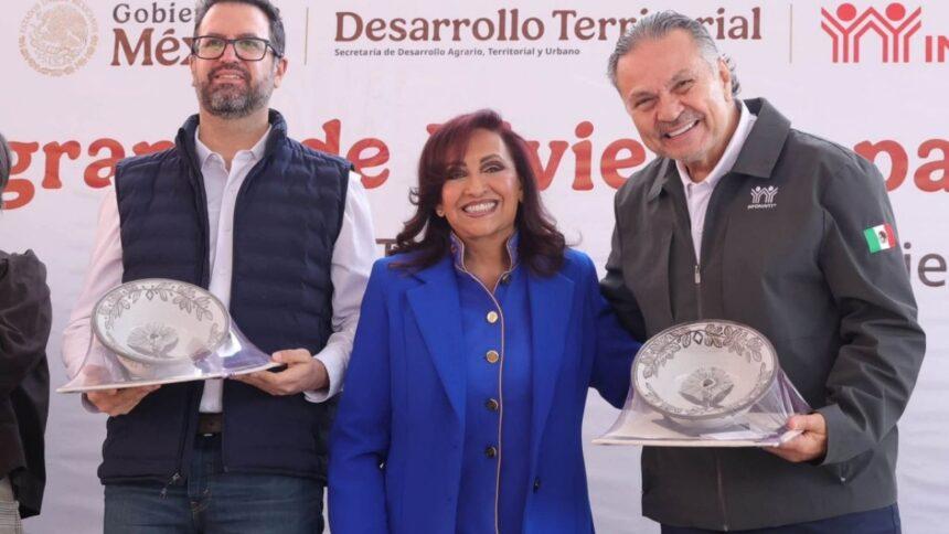 Retiran a gobernadora Lorena Cuéllar de evento tras protesta campesina en Tlaxcala