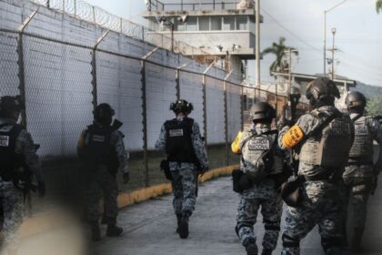 Riñas en penal de Mazatlán dejan 12 muertos y anuncian nueva prisión