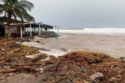 Simón provocará lluvias torrenciales en occidente; Rachel azota Baja California