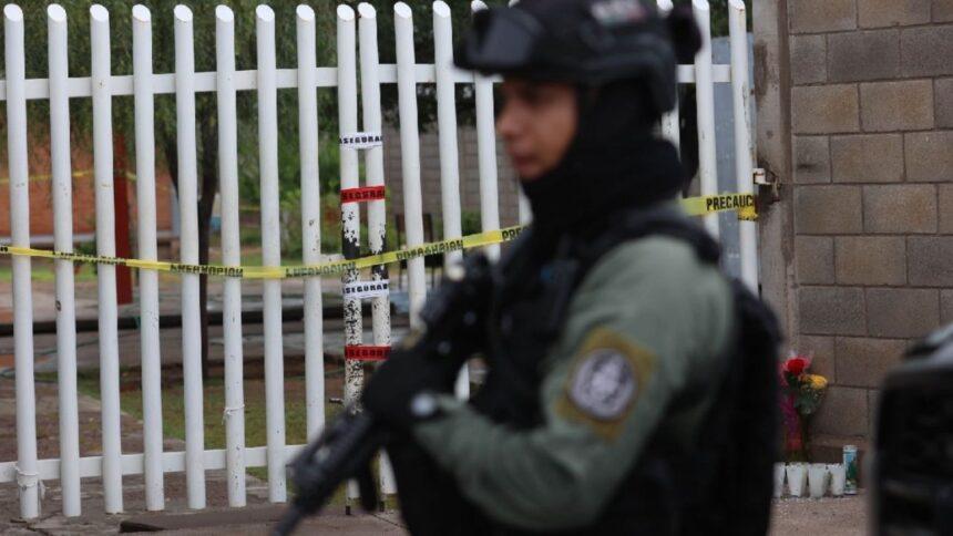 SNTE capacitará a padres, maestros y alumnos contra violencia con apoyo militar