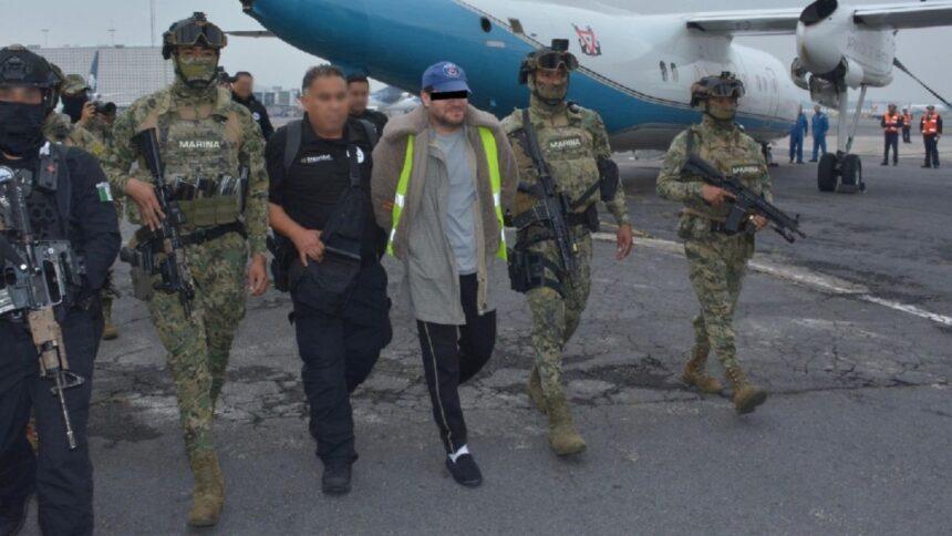 Trasladan a CDMX al “Capitán Sol”, clave en red huachicolera de Farías