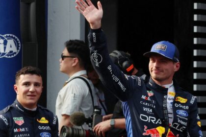 Verstappen conquista su primera pole de temporada en Bahréin; Pérez saldrá último