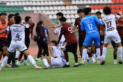 Violenta pelea en Liga Premier de Zacatecas deja golpes y patadas