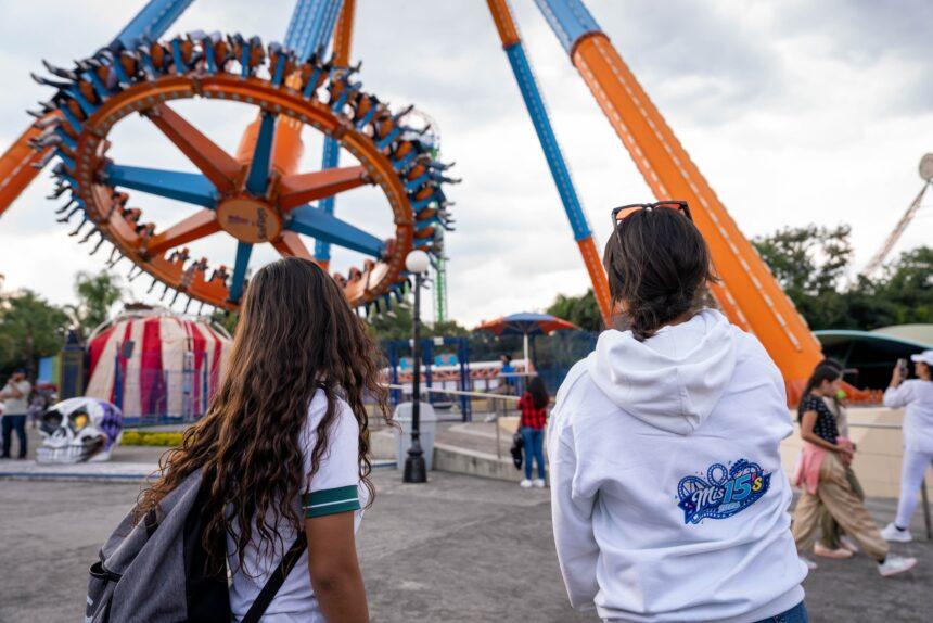 Voluntariado de la Gente festeja 15 años con viaje a Six Flags
